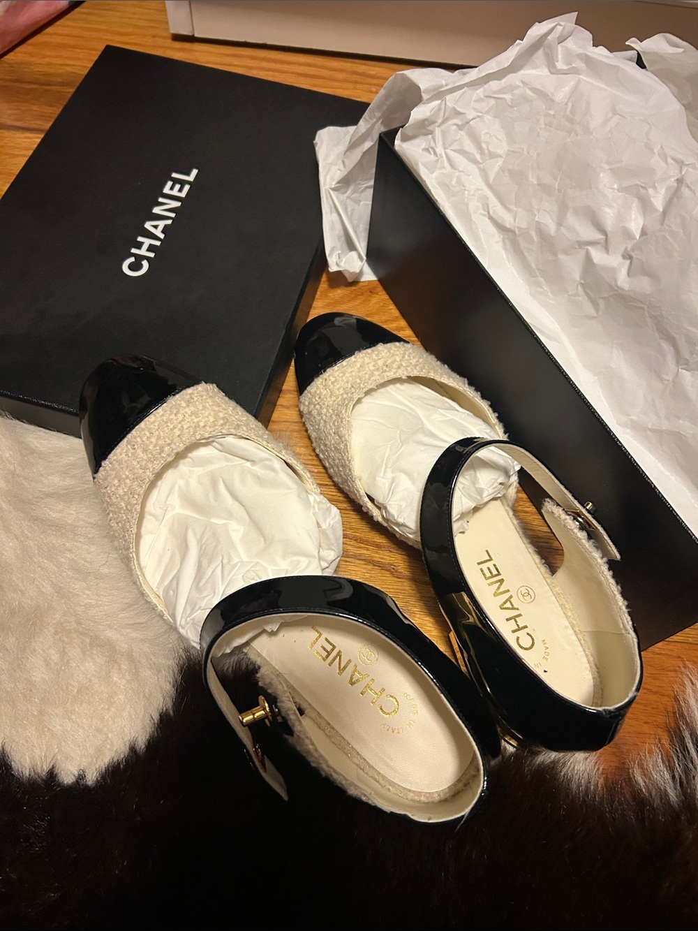 CHANEL Black Patent Leather and Cream Tweed Slingback Flats